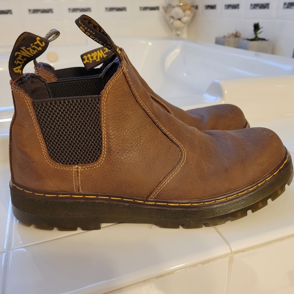 Dr. Martens Other - Dr. Martens Men's Hardie Bear Track Chelsea Boots Brown US Size 12